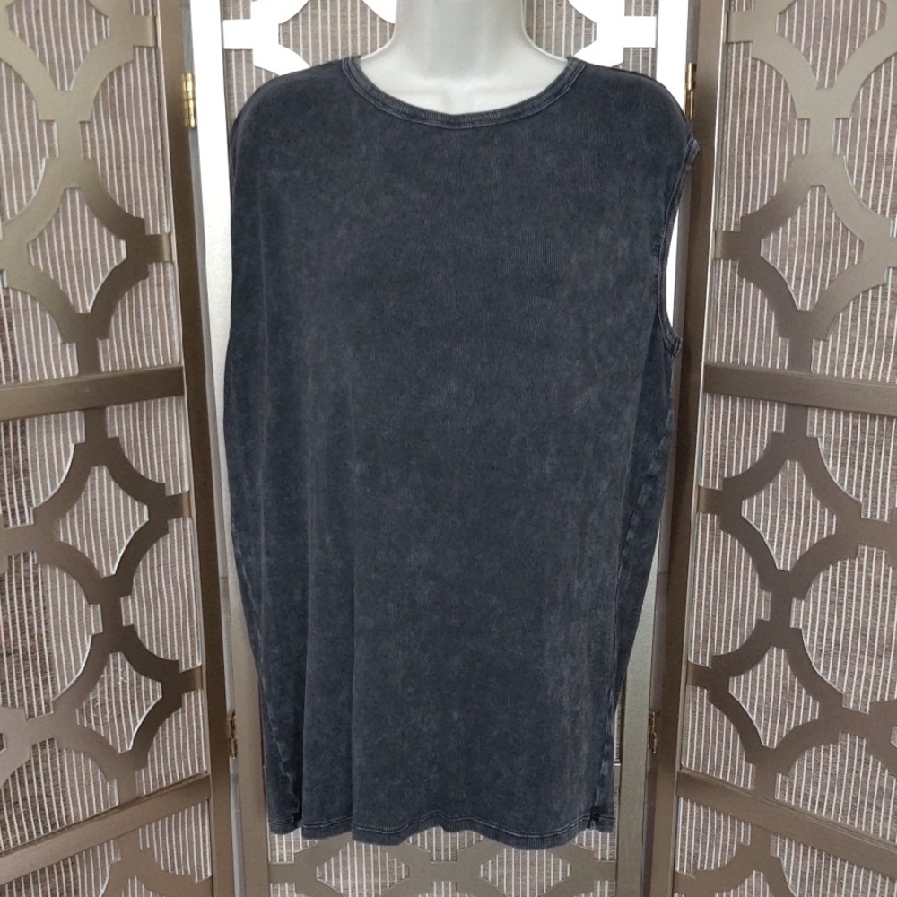 Women's Sleeveless Muscle Tee Torrid
